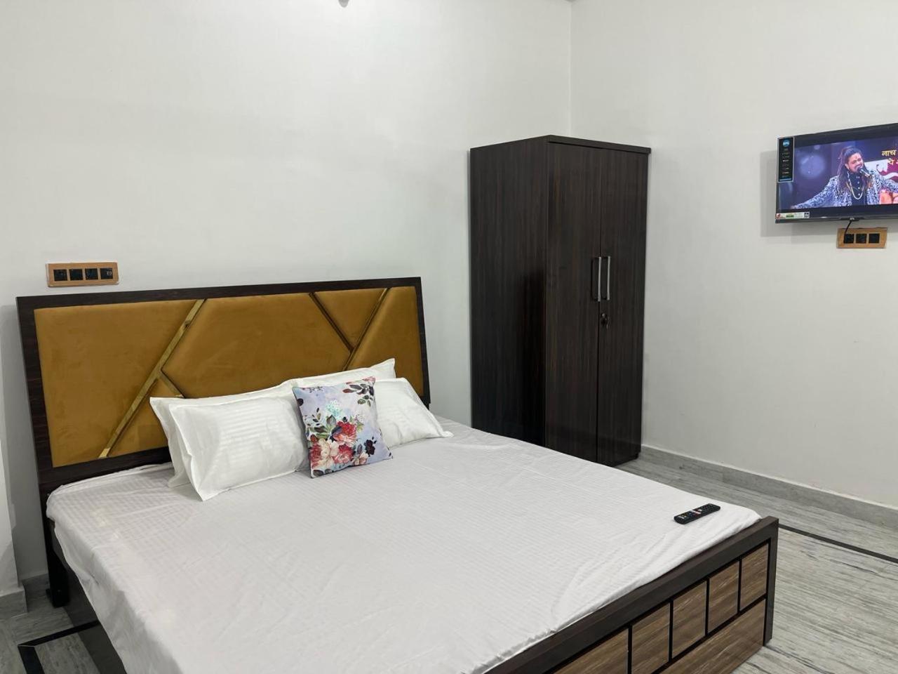 Homestay Shri Ram International *