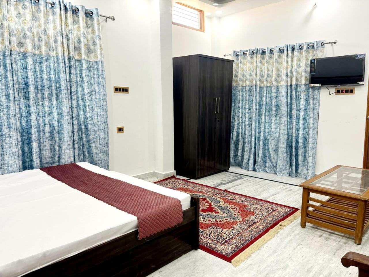Homestay Shri Ram International *